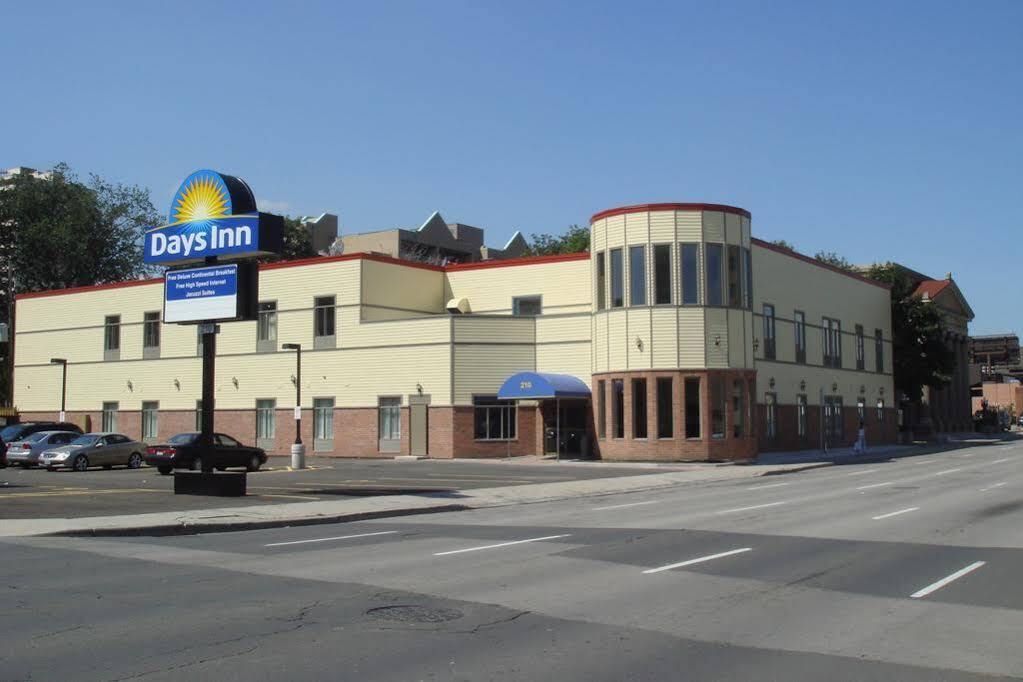 Days Inn By Wyndham Hamilton - Downtown Kültér fotó