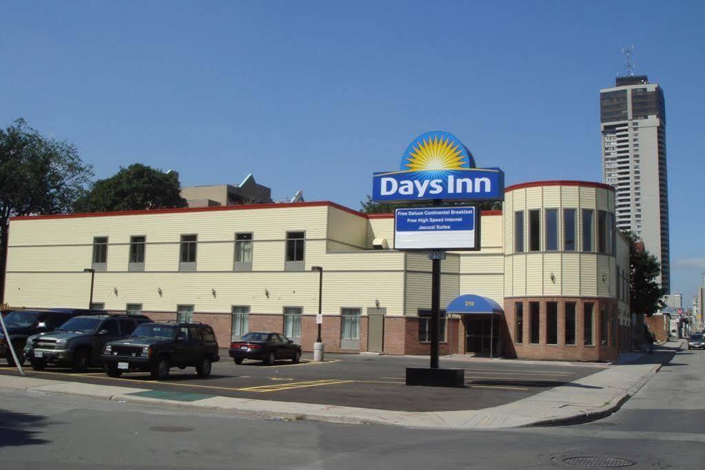 Days Inn By Wyndham Hamilton - Downtown Kültér fotó